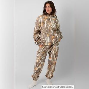 Comfrt camo matching sweat set